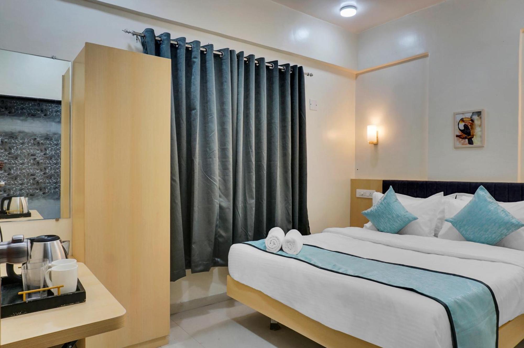 Urban Hometel Pune Extérieur photo